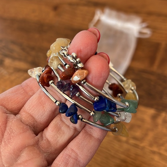 NWT GEMSTONE STRETCHY BRACELET - Picture 4 of 5